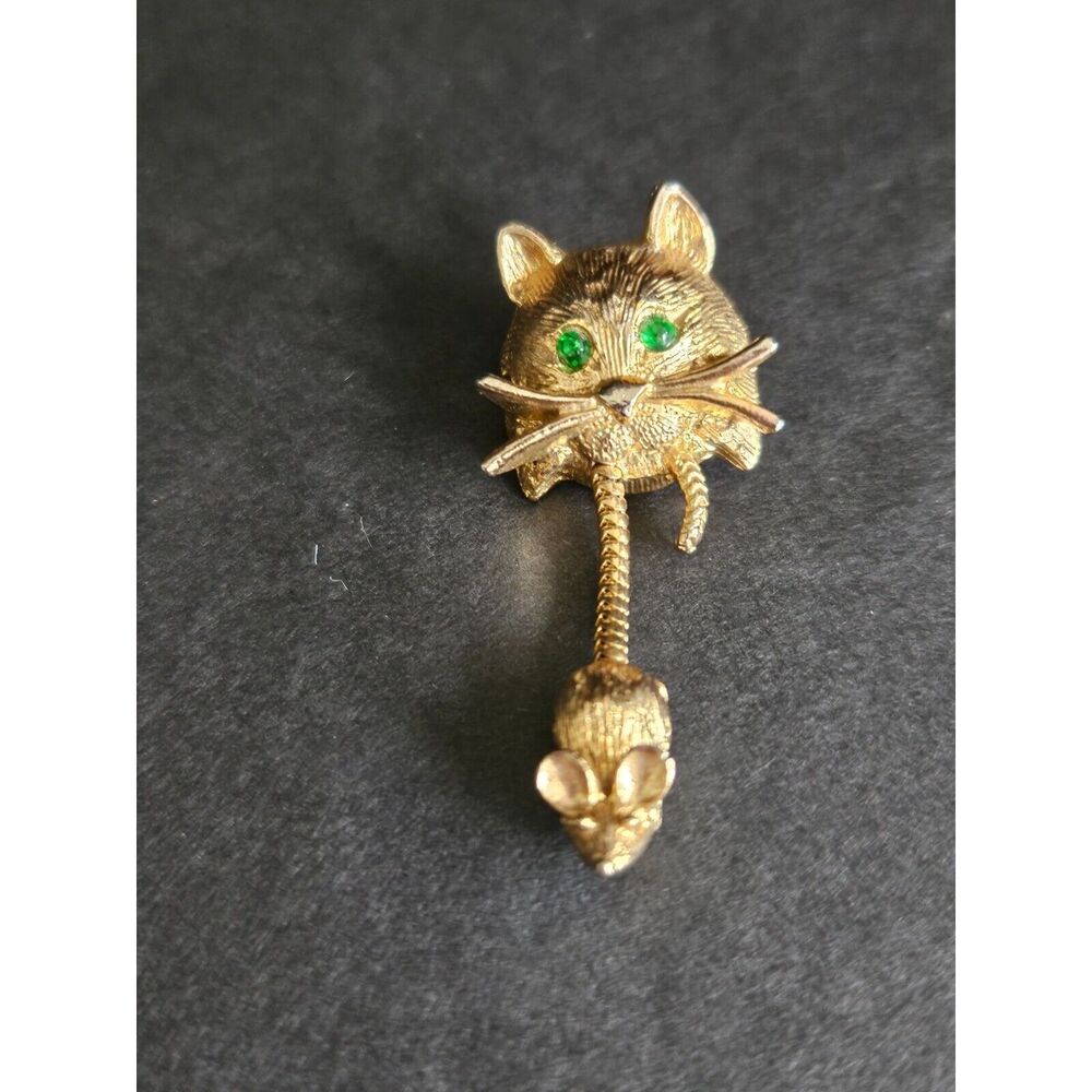 Vintage gold tone cat and mouse brooch green